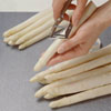 Spargel schälen