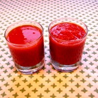 Tomatensaft und passierte Tomaten