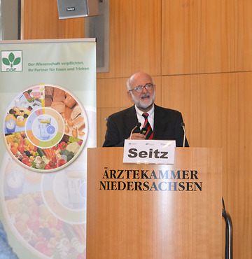 Prof. Dr. med. Prof. h.c. (VRC) Helmut K. Seitz