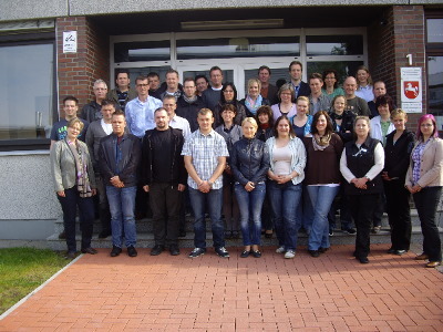 Gruppenfoto der Seminiarteilnehmer mit Institutsleiterin Edda Bartelt