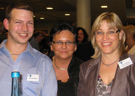 Michael Koof (2. Platz) mit den Ausbilderinnen Birgit Raasch und Dorit Lühmann